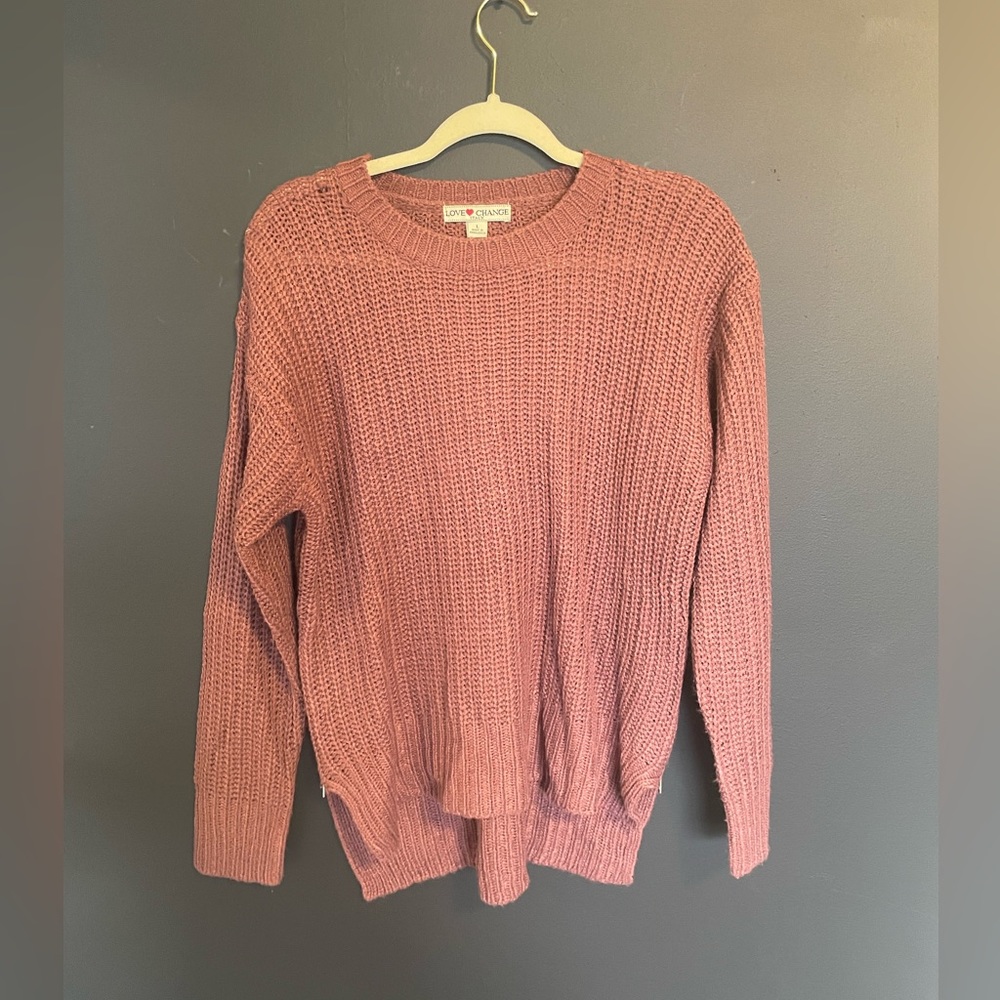 maroon sweater